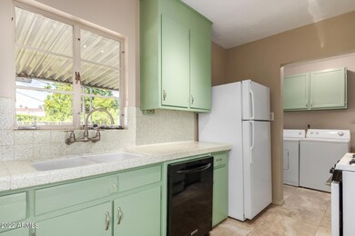 3506 E Piccadilly Rd, Phoenix, AZ 85018 - photo 7