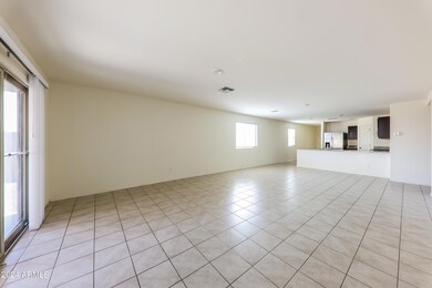 004-photo-living-room-13961768
