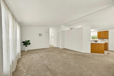 3431 S Pacific Hwy unit SPC 64, Medford, OR 97501 - photo 5