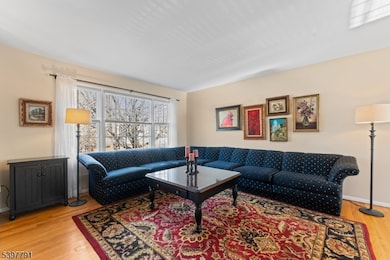 31 Fox Chase Run, Hillsborough, NJ 08844 - photo 4