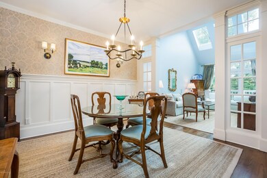 007-photo-dining-room-6290822
