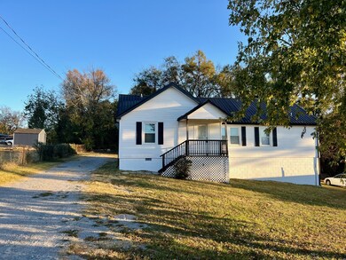 314 Charlotte Dr, Shelbyville, TN 37160 - photo 2