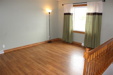 3137 29th Ave SW, Cedar Rapids, IA 52404 - photo 2