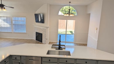 10900 Robincreek Ln, Frisco, TX 75035 - photo 3