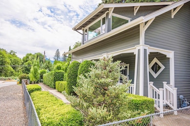 111 Cedar St, Rogue River, OR 97537 - photo 4