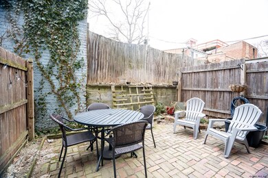 354 Hamilton St, Albany, NY 12210 - photo 7