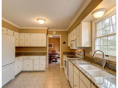Crisp and inviting... a dream kitchen!