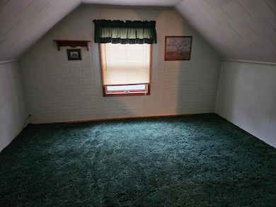 Siegreen bedroom 1 upstairs