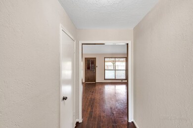 7030 Wood Bluff Blvd, Houston, TX 77040 - photo 5