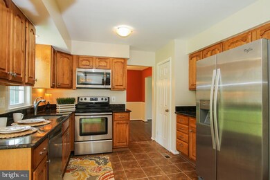 15213 Peachstone Dr, Silver Spring, MD 20905 - photo 6