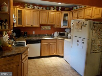 82 Cobalt Ridge Dr N, Levittown, PA 19057 - photo 6