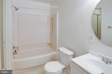 15246 Coachman Terrace unit 423, Woodbridge, VA 22191 - photo 4