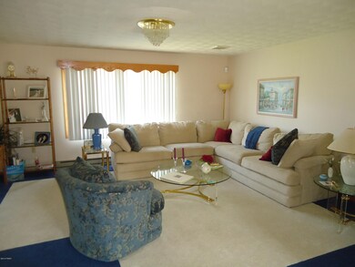 209 Edgefield Rd, Lake Ariel, PA 18436 - photo 3