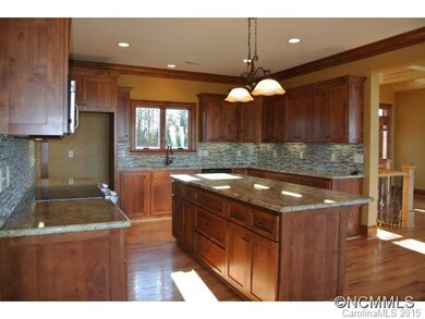 Master W/ Tray ceiling