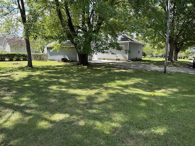 308 N Elm St, Three Oaks, MI 49128 - photo 5