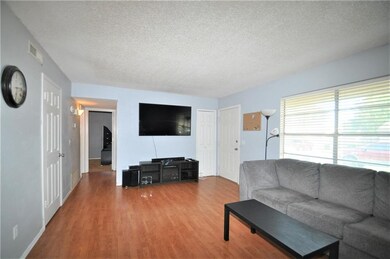 1633 NE 5th St, Moore, OK 73160 - photo 5