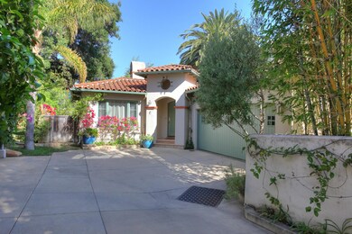 Front/Entrance