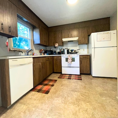 537 Boswell Ave, Norwich, CT 06360 - photo 3