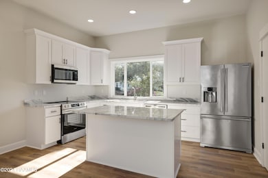 306 W Taft-4