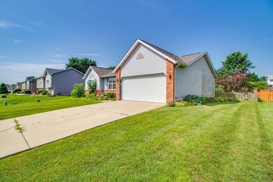 124 Ridge Dr, Maryville, IL 62062 - photo 3