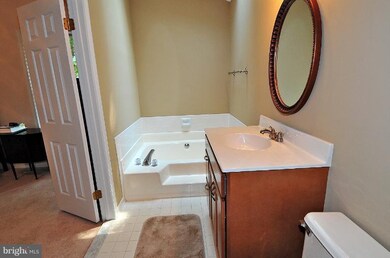 7441 Sandalfoot Way, Columbia, MD 21046 - photo 5