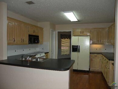 9109 Canyon Rd, Tyler, TX 75703 - photo 7