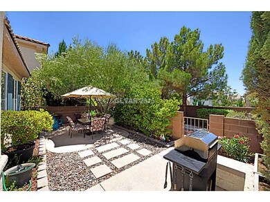 Patio/Deck. Luxurious Landscaping