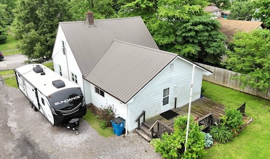 107 W King St, Fairfield, IL 62837 - photo 3