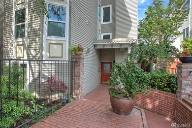 521 Summit Ave E unit 302, Seattle, WA 98102 - photo 2