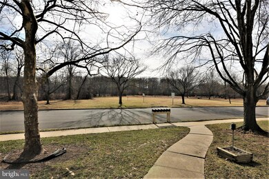 20 Pond View Dr, Plainsboro, NJ 08536 - photo 2