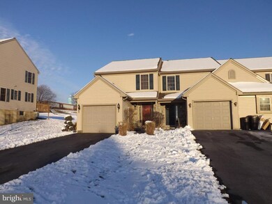 53 Chickadee Cir, Leola, PA 17540 - photo 2