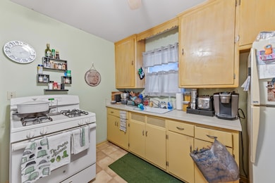 5607 W Wisconsin Ave, Milwaukee, WI 53213 - photo 7