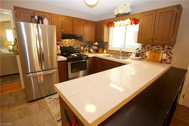 4900 Yarmouth Dr, Greensboro, NC 27407 - photo 5