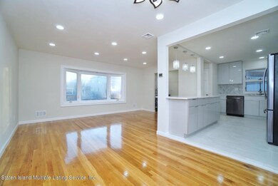 Livingroom - Pic 3