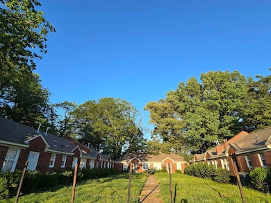 View of yard with a residential view