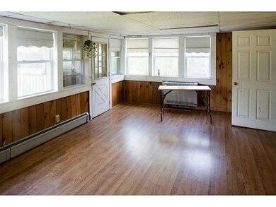 Den/Family/Great Room. Empire...