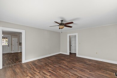 513 Cleveland St, Headland, AL 36345 - photo 4