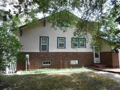 Back View of House<|><|>