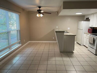 8110 Albacore Dr unit 60, Houston, TX 77074 - photo 3