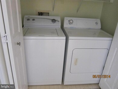 1124 Huntmaster Terrace NE unit 101, Leesburg, VA 20176 - photo 4