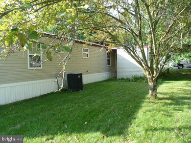 1589 Pin Oak Dr, Chambersburg, PA 17202 - photo 5