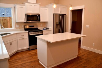 219 SE Sand Canyon Ln, Grants Pass, OR 97527 - photo 5