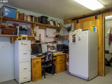 203 NW 7th Ave, John Day, OR 97845 - photo 6