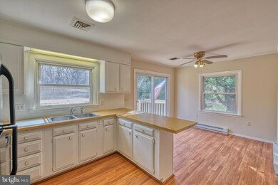 8223 Reece Heights Dr, Severn, MD 21144 - photo 5