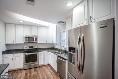 202 Leeds Ct E, Warrenton, VA 20186 - photo 6