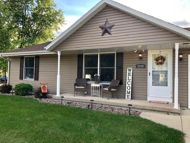 2318 S Chatham St, Janesville, WI 53546 - photo 2