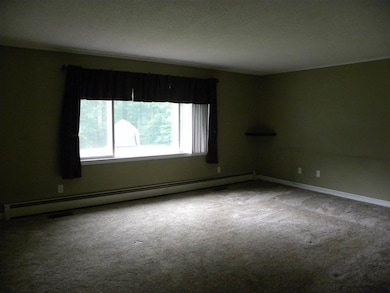 90 Hall Rd, Londonderry, NH 03053 - photo 6