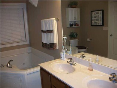 Master Bath - His / Hers Sinks, Jacuzzi style corn