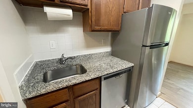 3814 Lyndhurst Dr unit 102, Fairfax, VA 22031 - photo 5