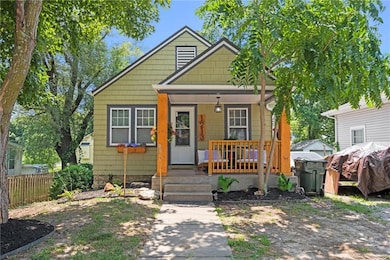 1213 Spruce St, Leavenworth, KS 66048 - photo 2